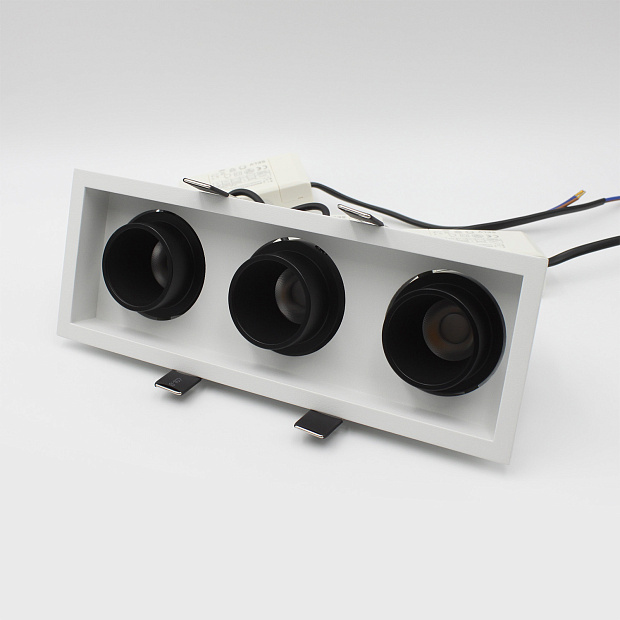 Skarlat  RSL74092-3 3×10W WH+BK 3000K